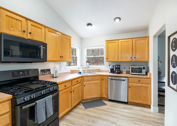 Forest Heights Mountain Views Hot Tub Heated Floors Pizza Oven Ferienhaus