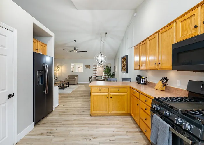 Forest Heights Mountain Views Hot Tub Heated Floors Pizza Oven * Flagstaff