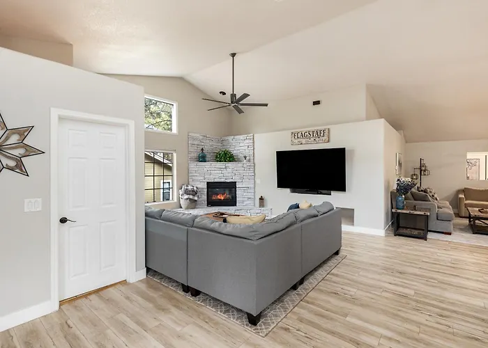 Forest Heights Mountain Views Hot Tub Heated Floors Pizza Oven Ferienhaus