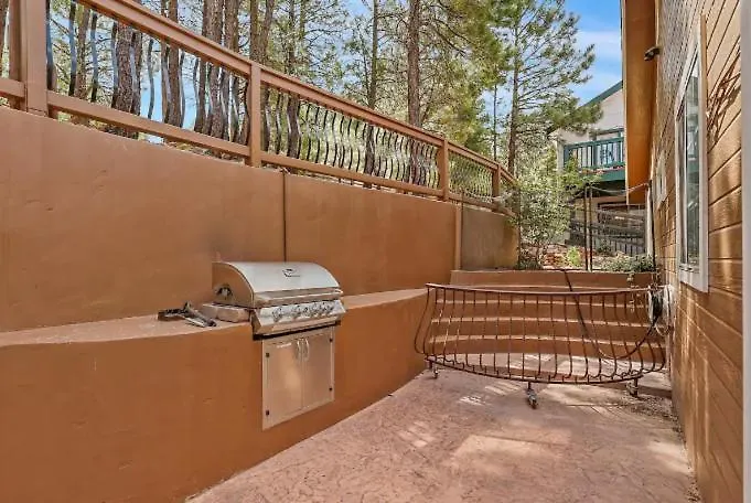 Forest Heights Mountain Views Hot Tub Heated Floors Pizza Oven * Flagstaff